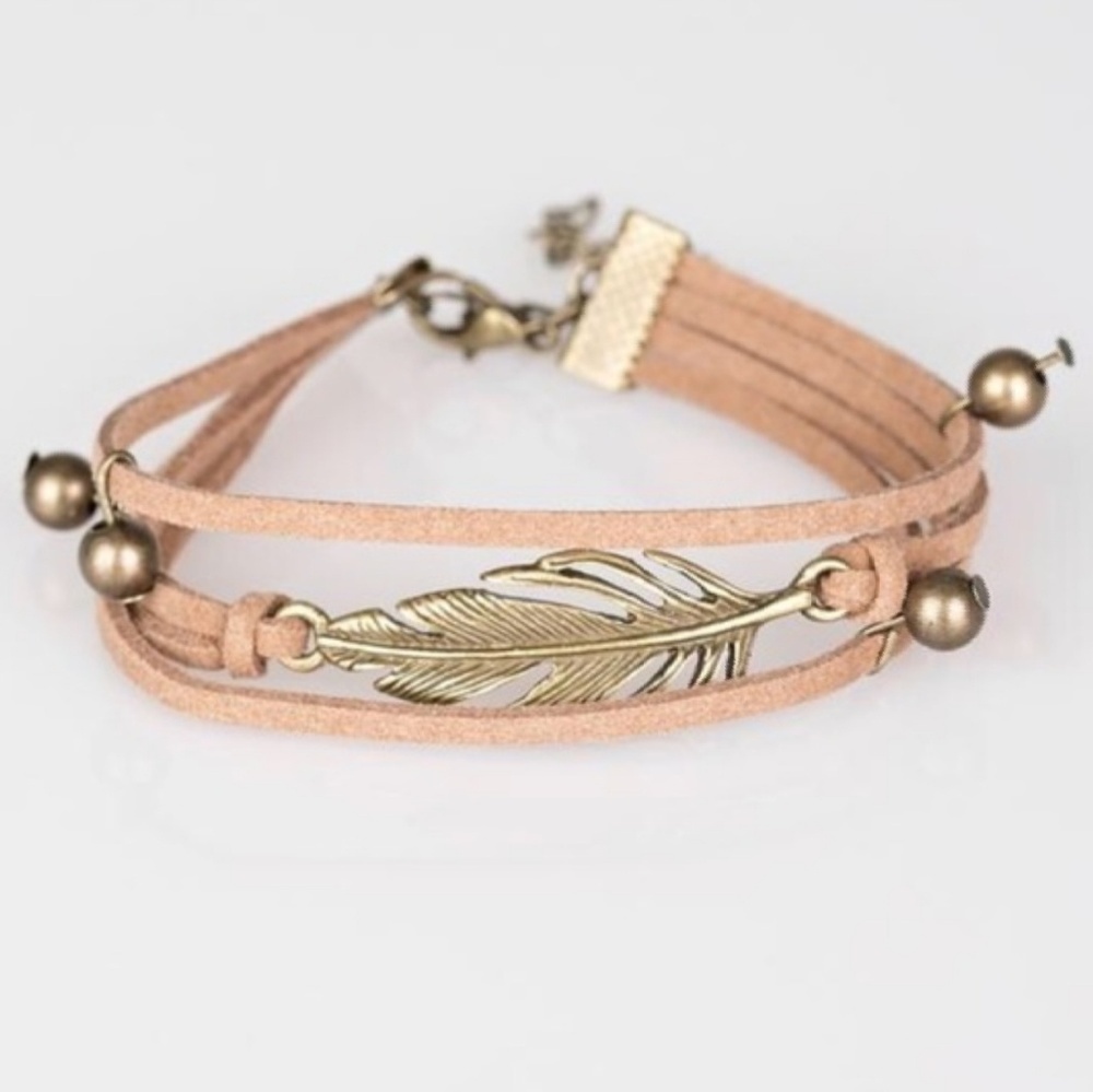 🆕Urban Boutique - Feather & Suede‎ Bracelet